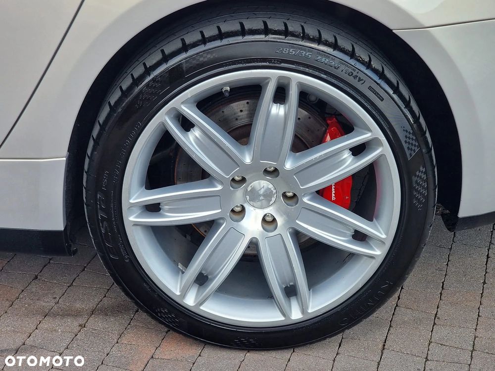 Maserati Quattroporte - 12