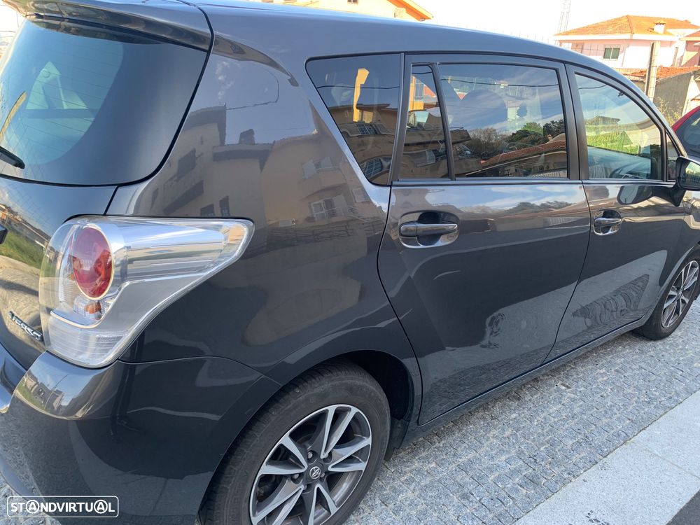 Toyota Verso 1.6 D-4D 5L S&S Comfort - 4