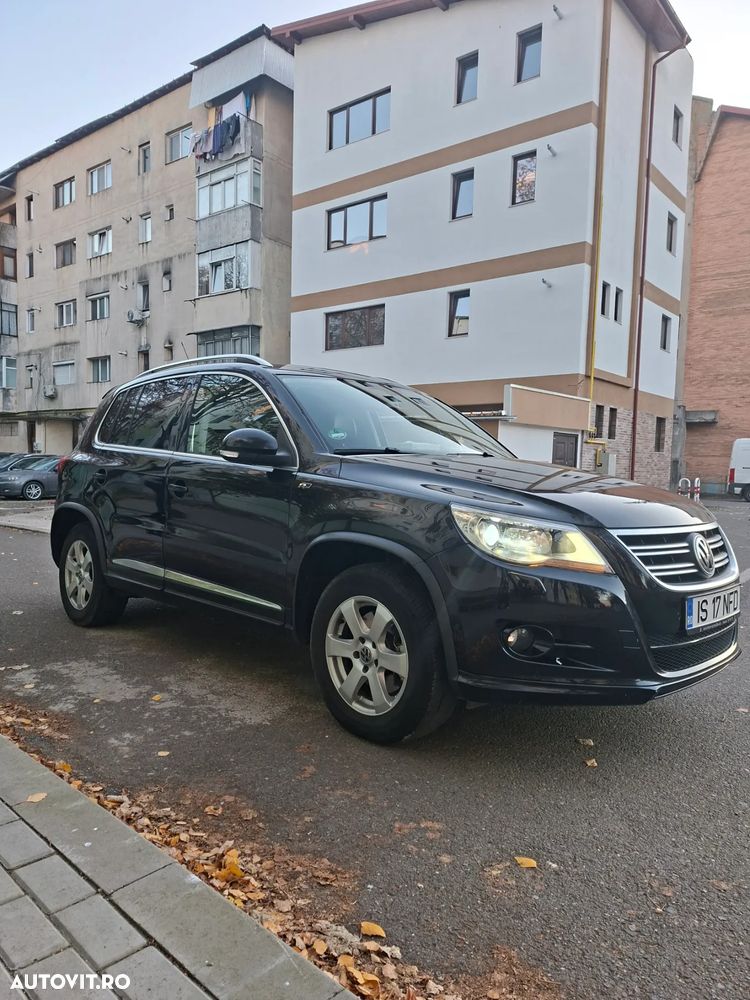 Volkswagen Tiguan - 1