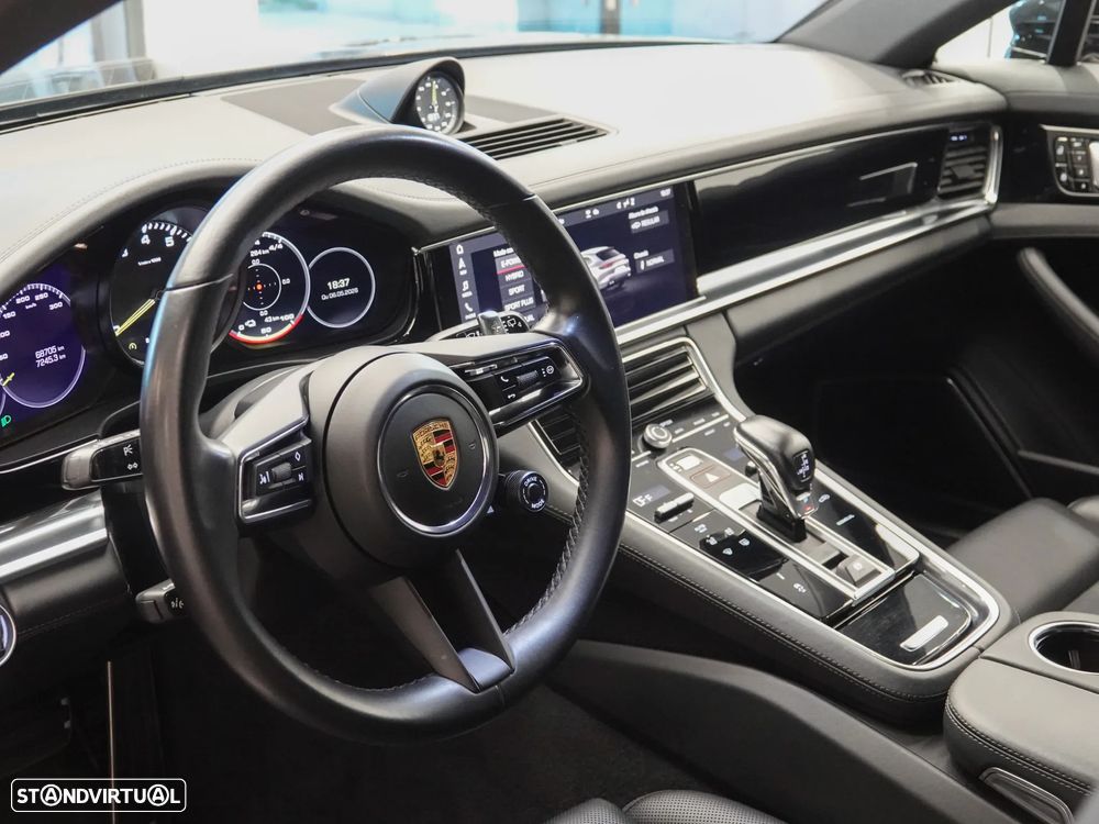 Porsche Panamera Sport Turismo 4 E-Hybrid - 22