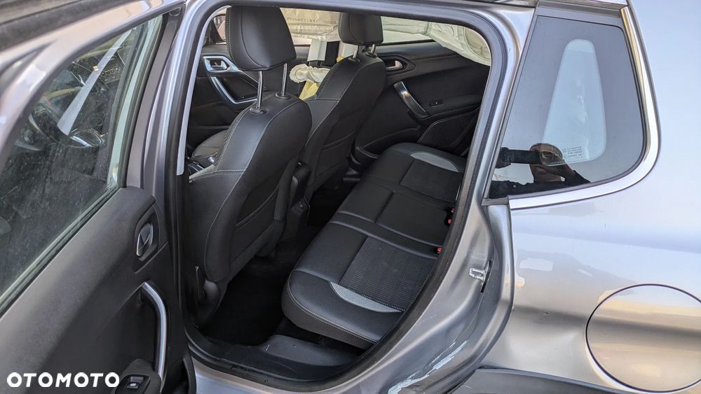 Peugeot 2008 1.6 BlueHDi Allure - 36