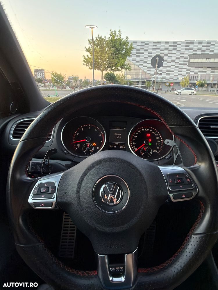 Volkswagen Golf 2.0 GTI DSG - 10