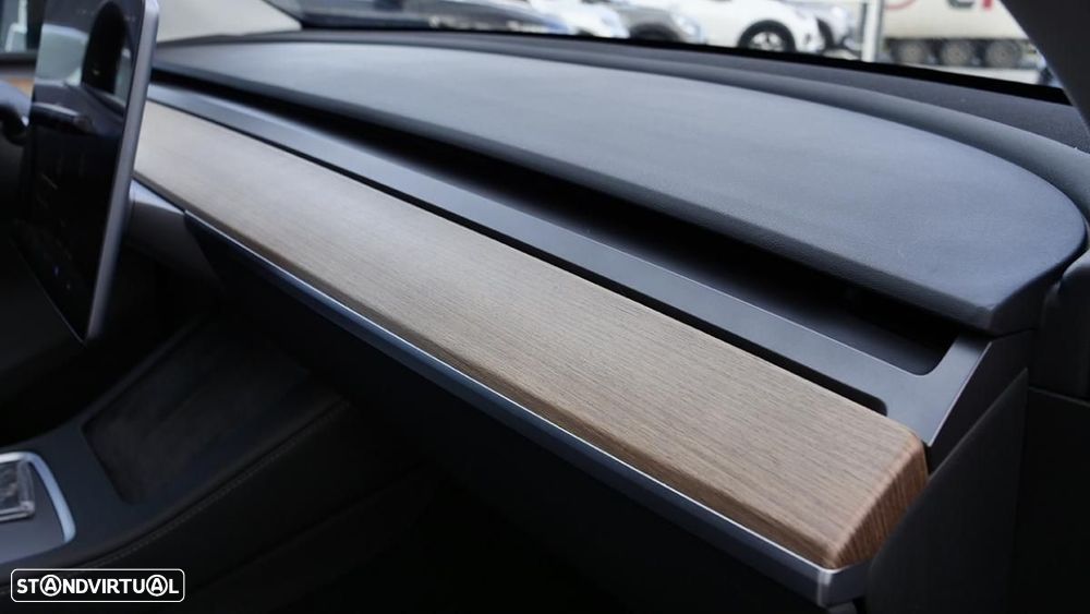 Tesla Model Y Long Range Dual Motor AWD - 23