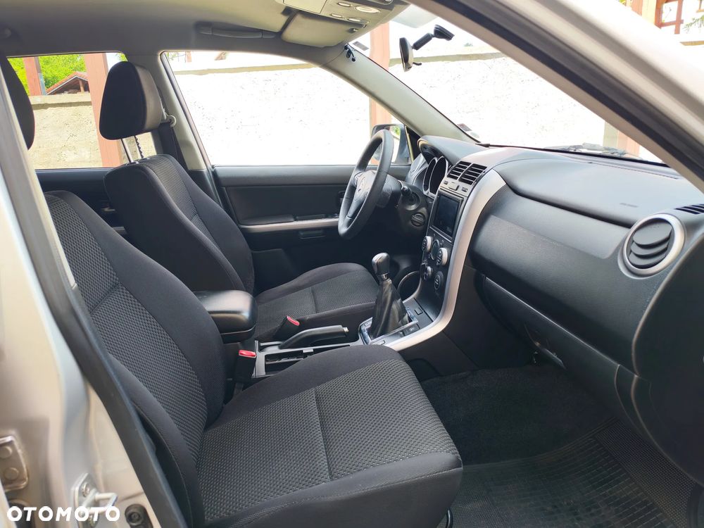 Suzuki Grand Vitara 2.4 Premium - 12