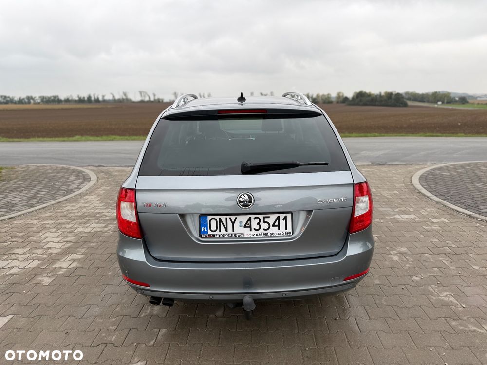 Skoda Superb 2.0 TDI 4x4 Elegance - 14