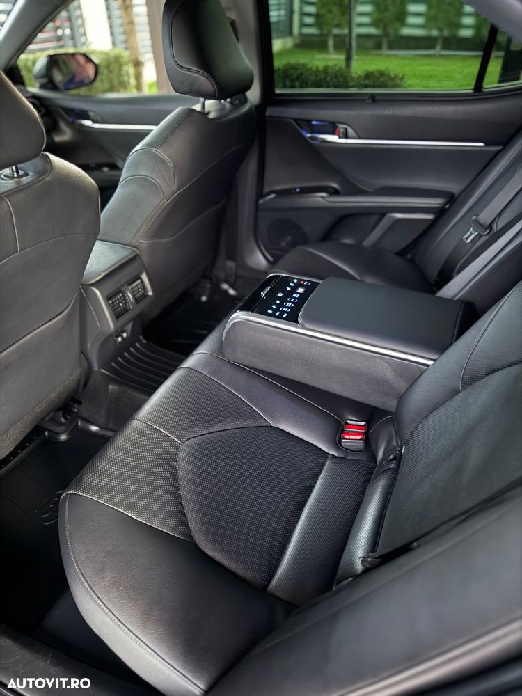 Toyota Camry 2.5 Hybrid Exclusive - 32