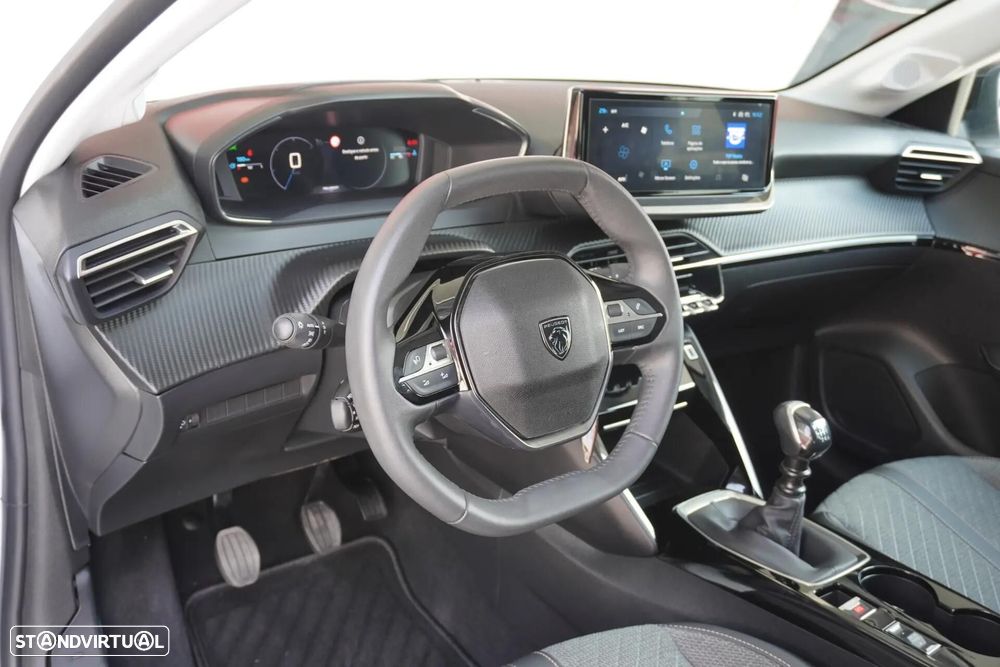 Peugeot 208 - 7