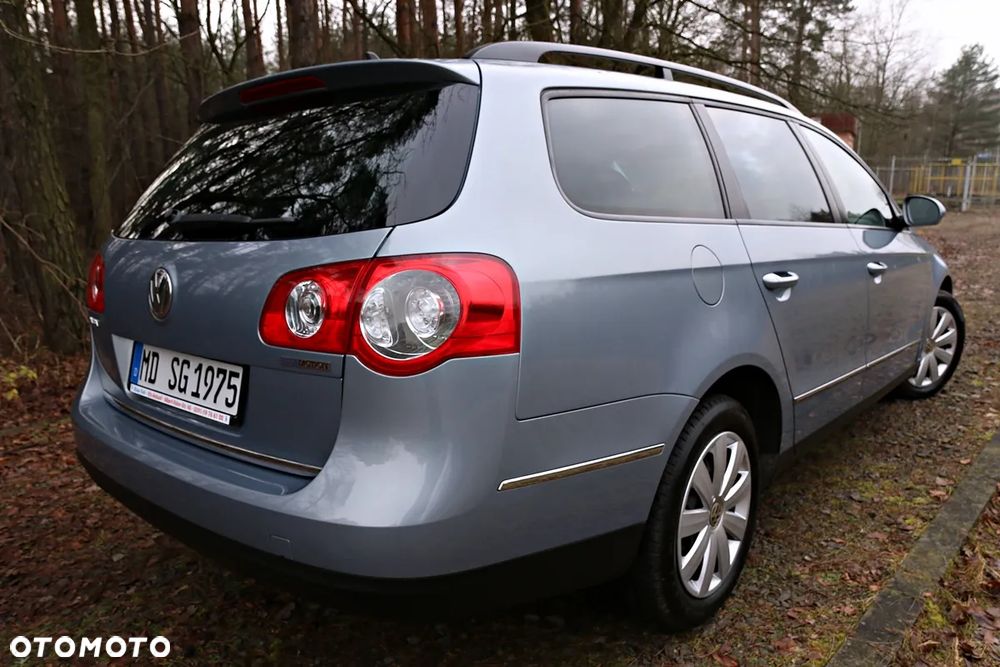 Volkswagen Passat Variant 1.9 TDI Individual Chrom dunkel - 24