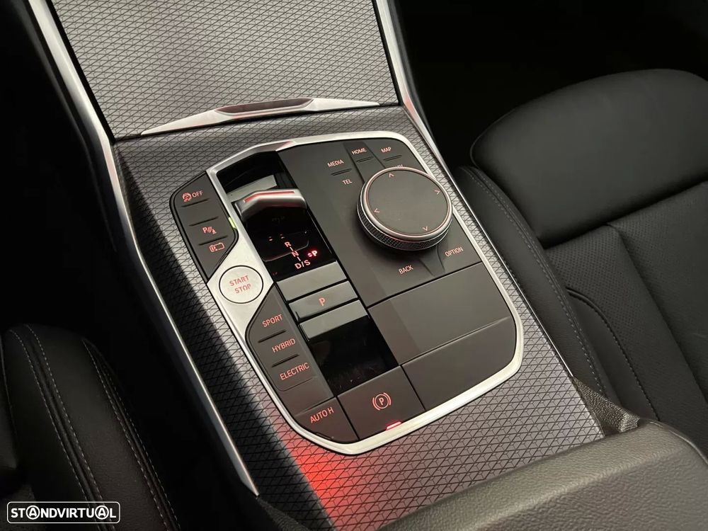 BMW 320 e Pack Desportivo M Auto - 30