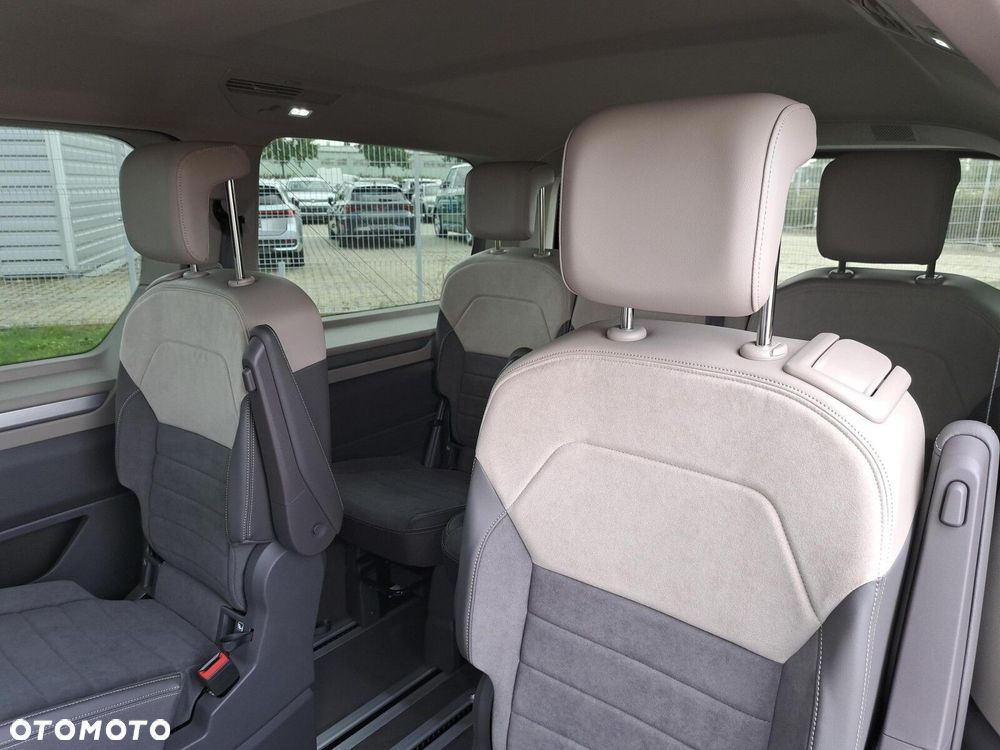 Volkswagen Multivan - 16