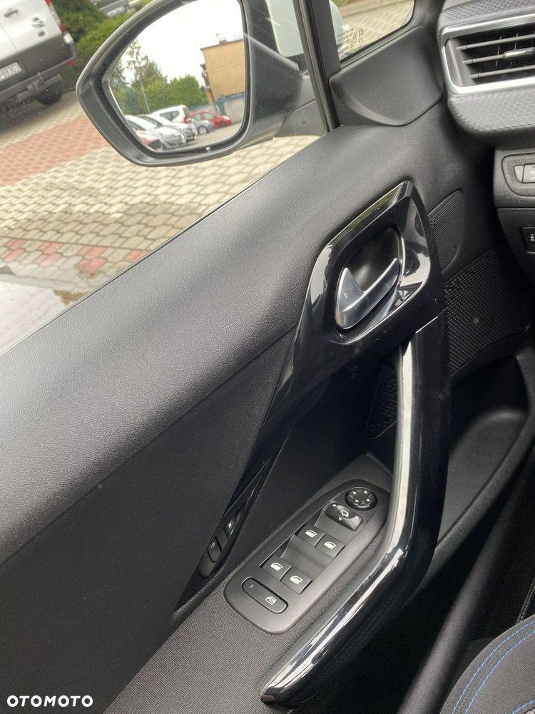 Peugeot 2008 1.5 BlueHDi Signature - 25