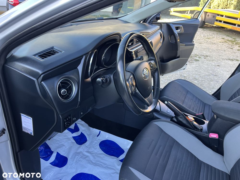 Toyota Auris 1.8 HSD Luna - 15