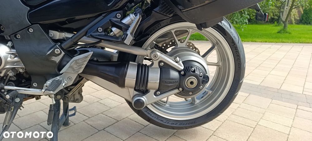 Kawasaki GTR - 34
