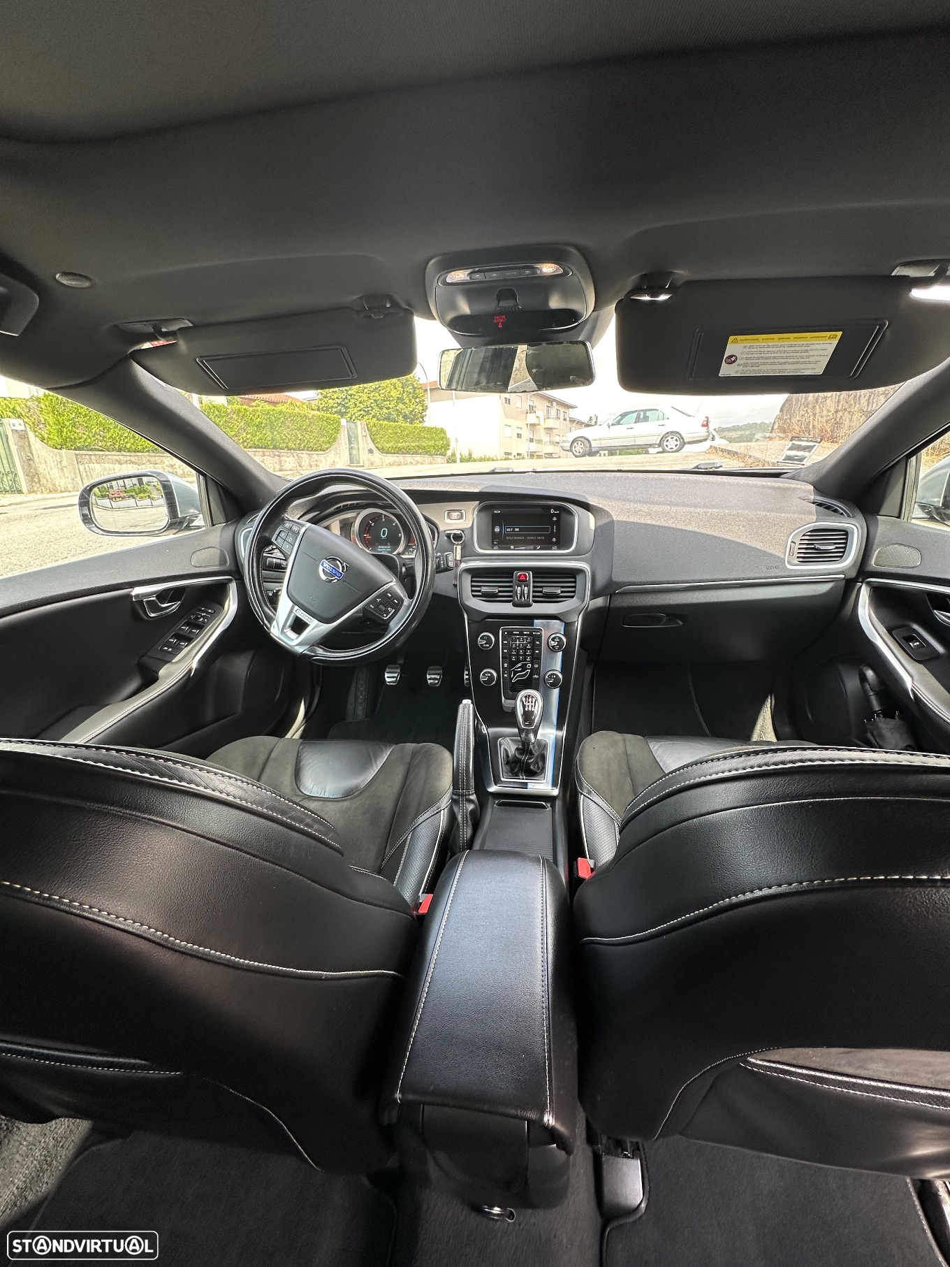 Volvo V40 1.6 D2 R-Design - 28