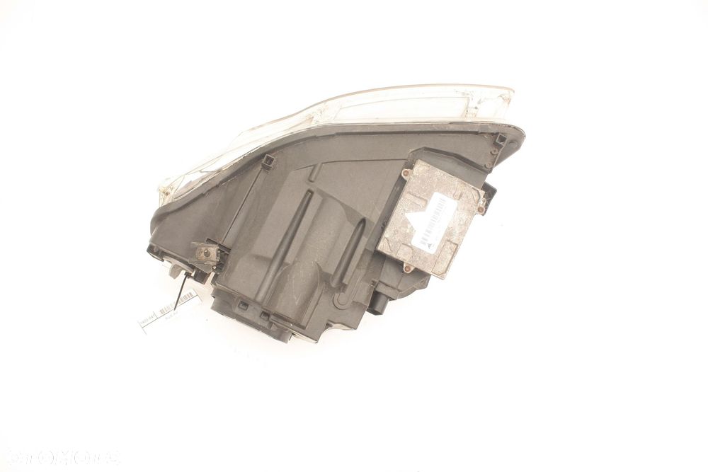 REFLEKTOR PRZEDNI PRAWY LAMPA Audi A4 - 3