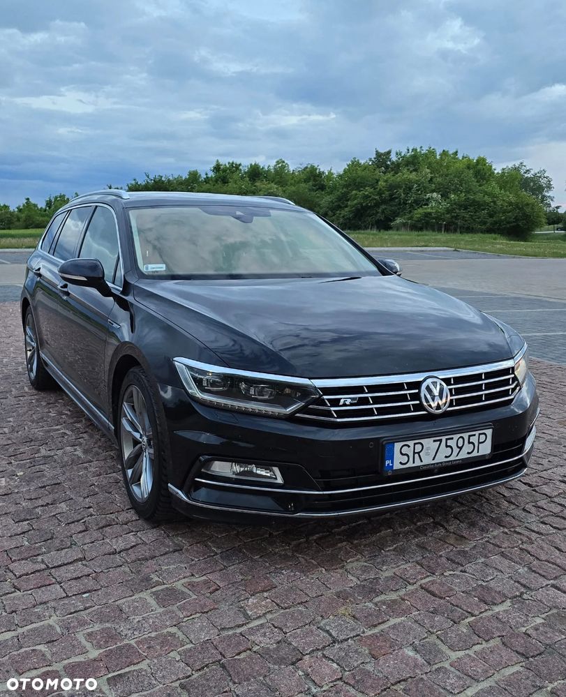 Volkswagen Passat - 1
