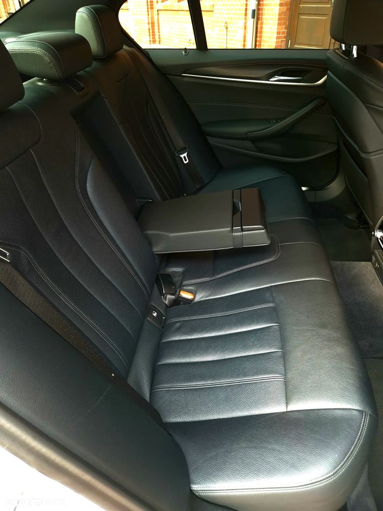 BMW Seria 5 540i xDrive mHEV M Sport sport - 37