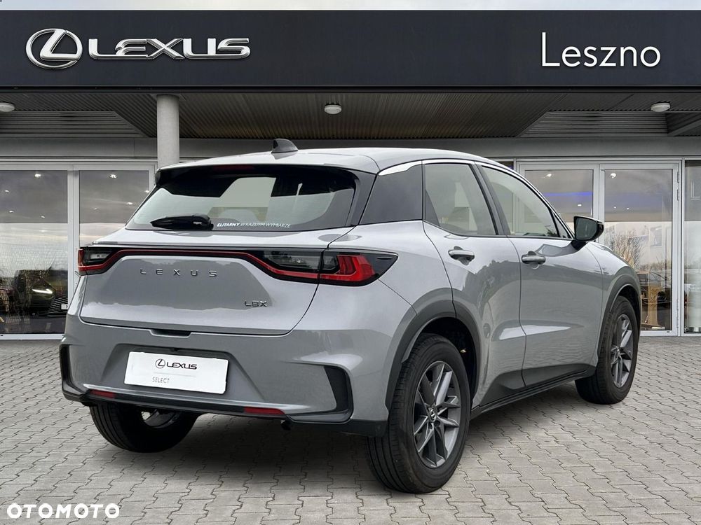 Lexus LBX 1.5 Hybrid - 3