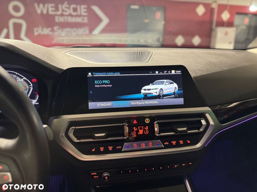 BMW Seria 3 320d - 36