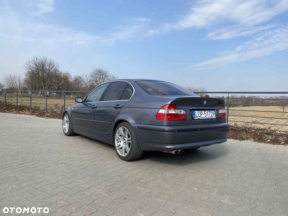 BMW Seria 3 325i - 2