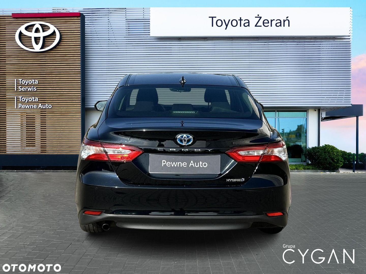 Toyota Camry - 6
