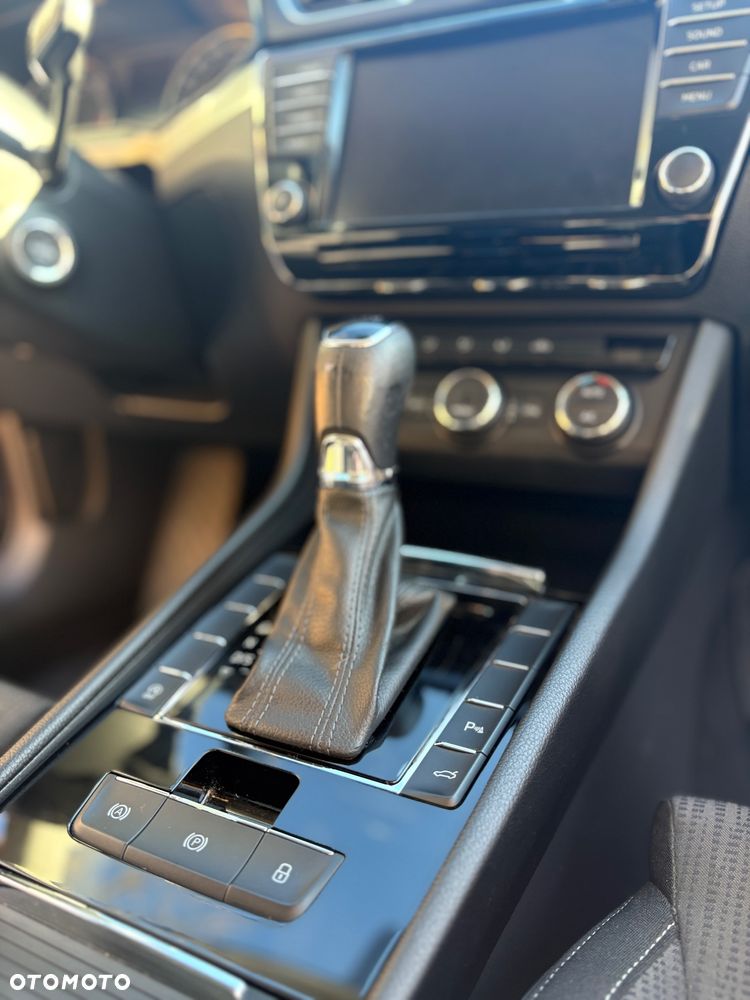 Skoda Superb 2.0 TDI Ambition DSG - 16