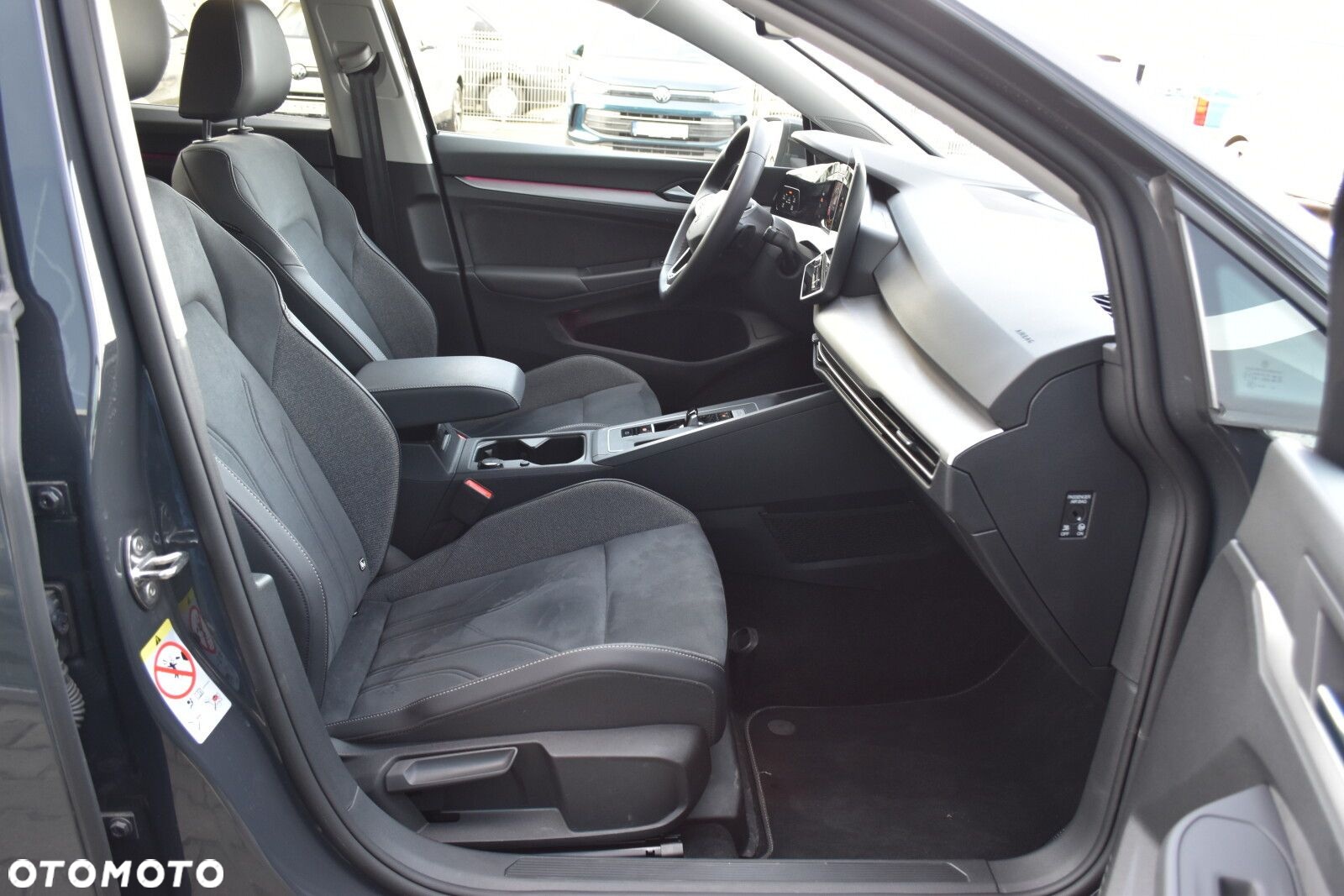 Volkswagen Golf - 11