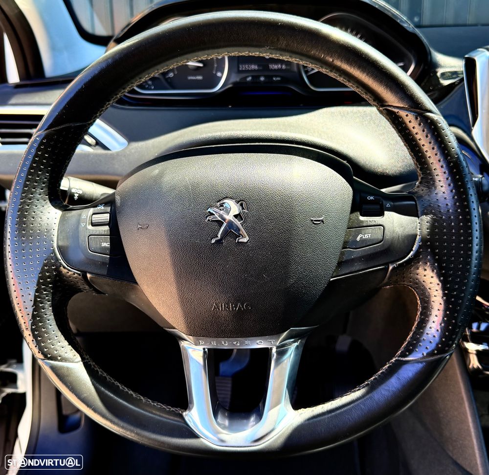 Peugeot 208 1.6 e-HDi Allure - 15