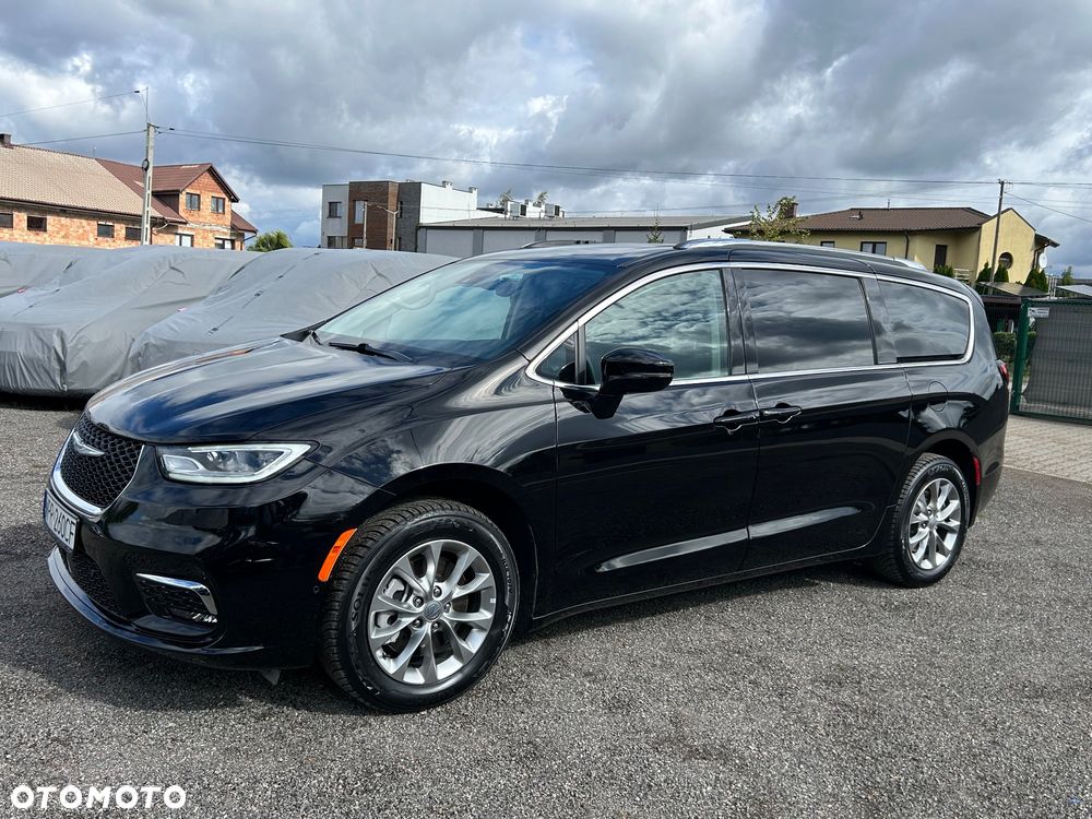 Chrysler Pacifica - 21