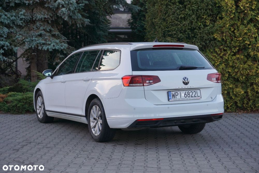 Volkswagen Passat - 8
