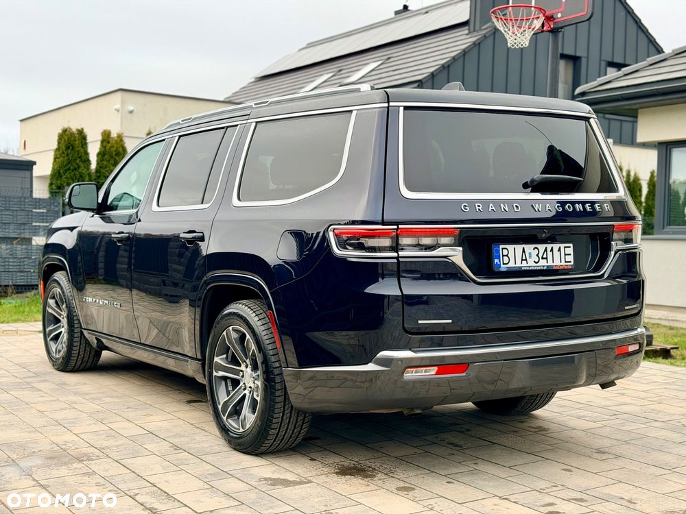 Jeep Grand Wagoneer - 3