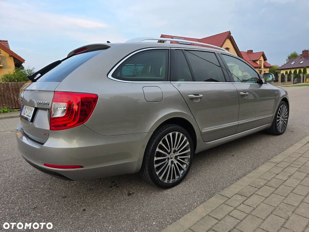 Skoda Superb 2.0 TDI 4x4 Platinum Outdoor DSG - 10