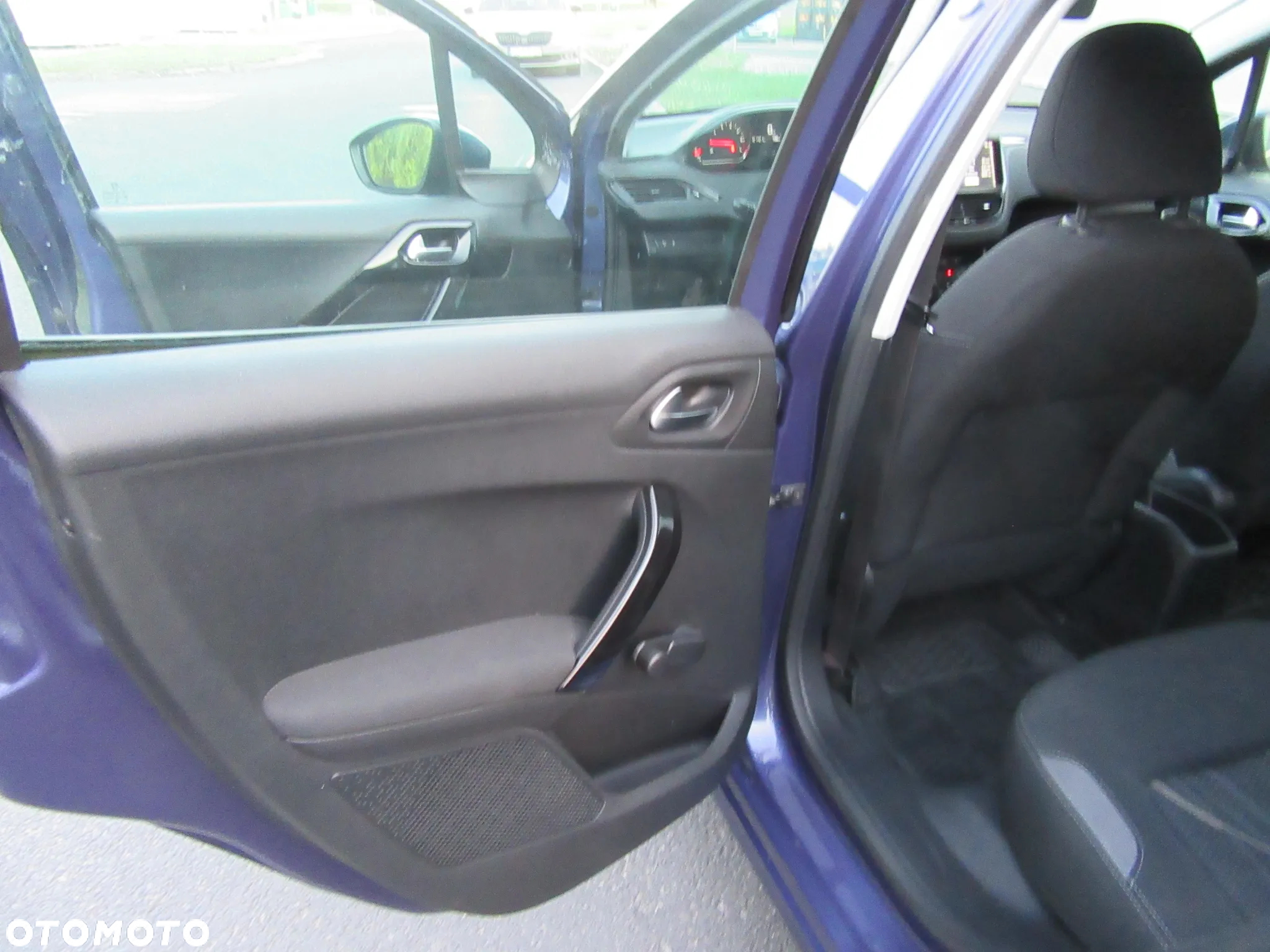 Peugeot 208 1.2 PureTech Allure - 10
