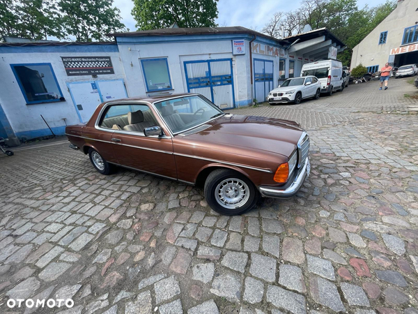 Mercedes-Benz W123