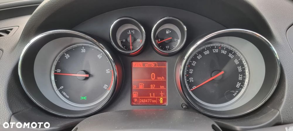 Opel Insignia - 29