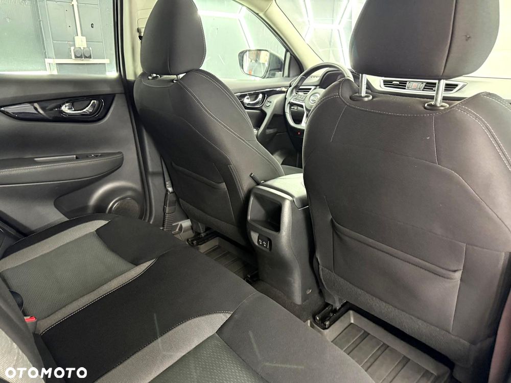 Nissan Qashqai 1.3 DIG-T N-Connecta - 28