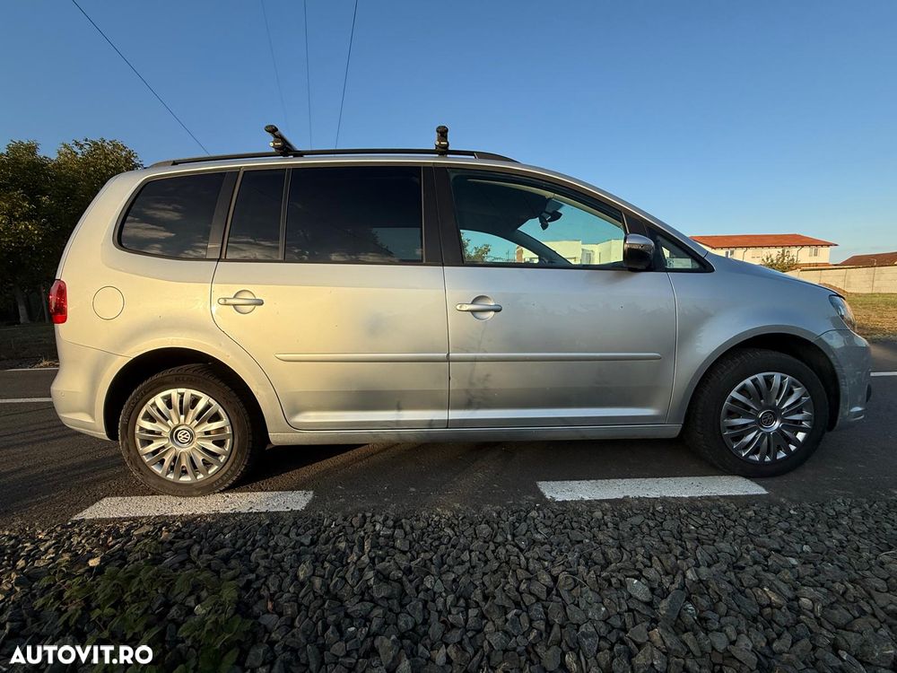 Volkswagen Touran - 11