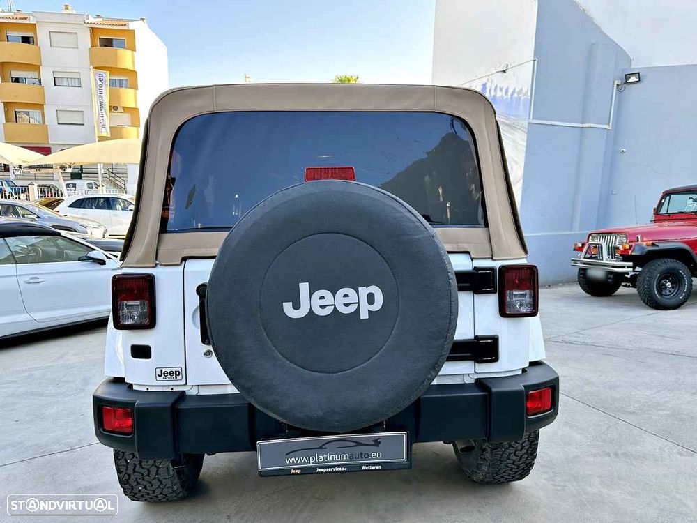 Jeep Wrangler Unlimited - 4