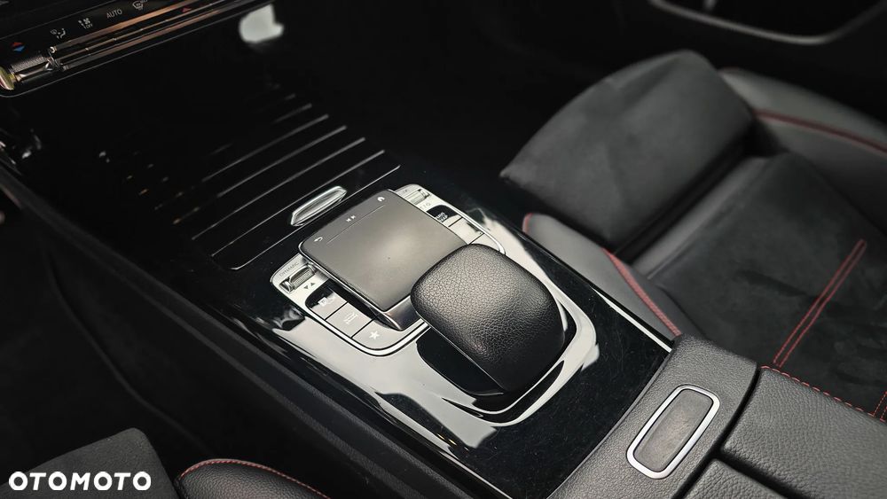Mercedes-Benz CLA 200 AMG Line 7G-DCT - 11