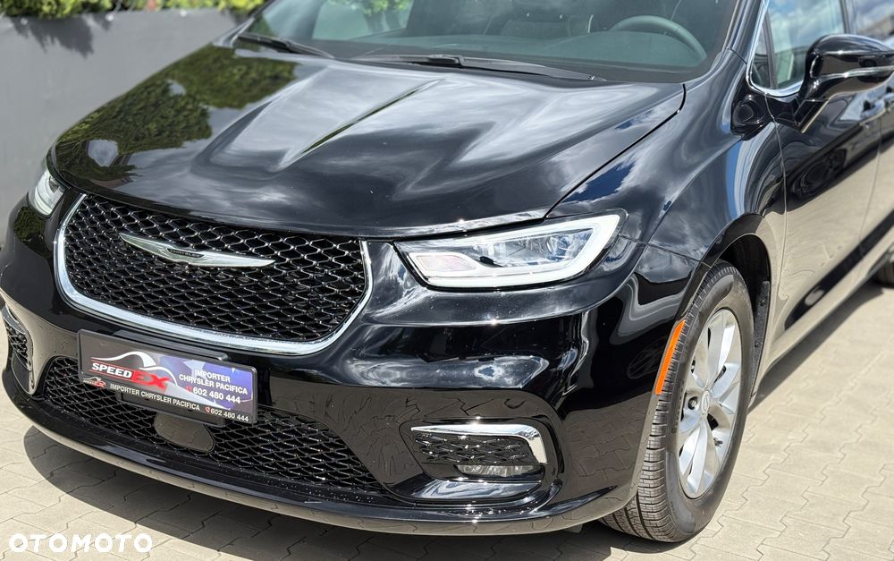 Chrysler Pacifica - 2