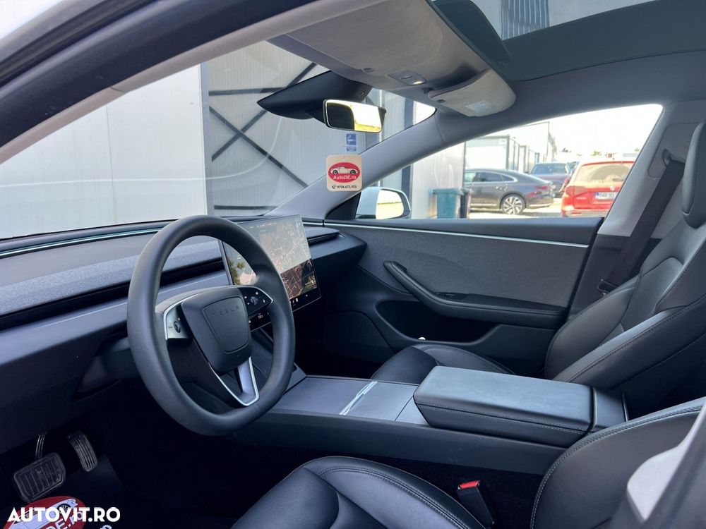 Tesla Model 3 - 6