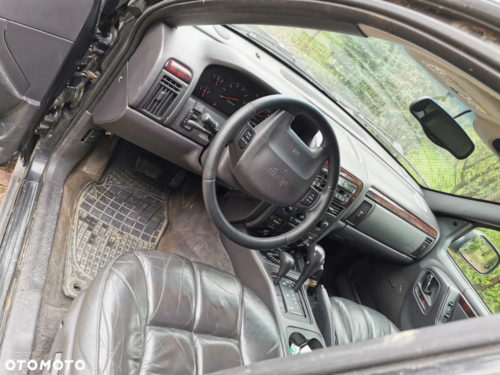 Jeep Grand Cherokee - 11