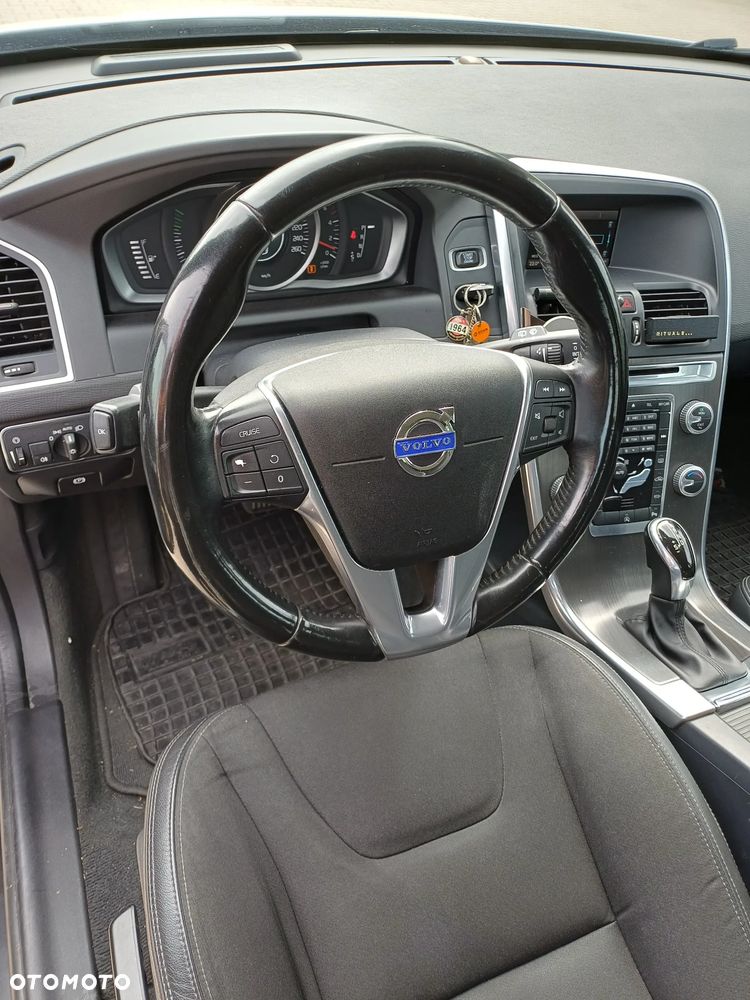 Volvo XC 60 D4 Drive-E Momentum - 9