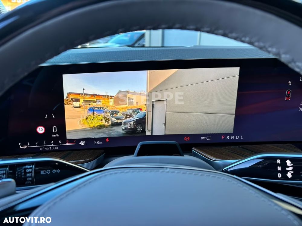 Cadillac Escalade - 20