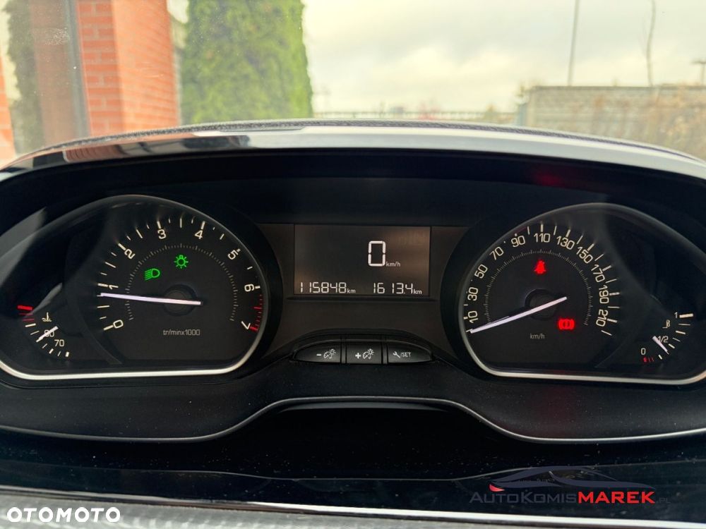 Peugeot 208 1.2 PureTech Style - 9
