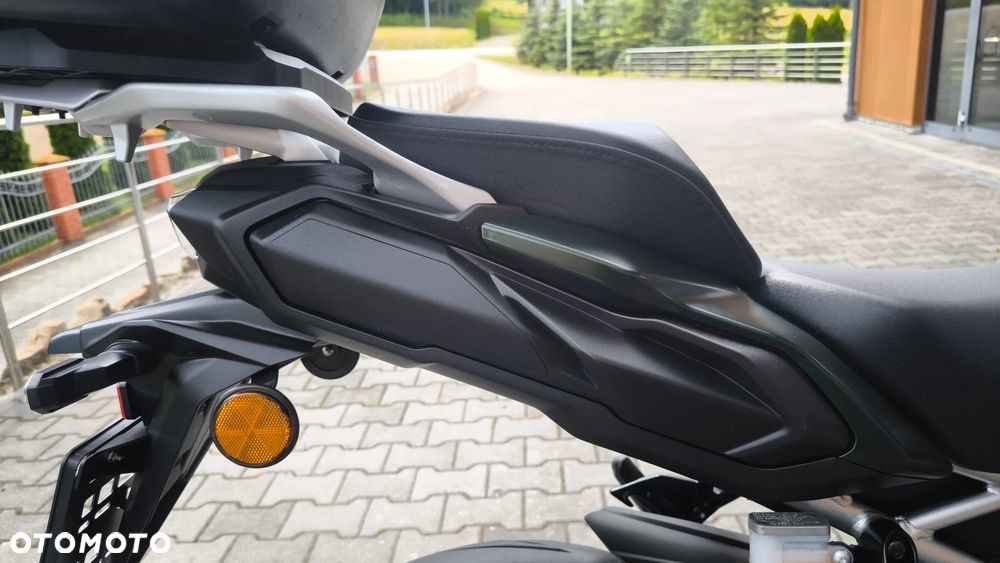 Suzuki GSX 1000 - 34