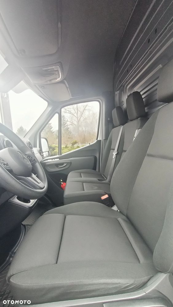 Mercedes-Benz SPRINTER - 10