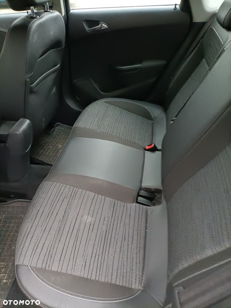 Opel Astra 1.4 T Essentia EU6 - 5