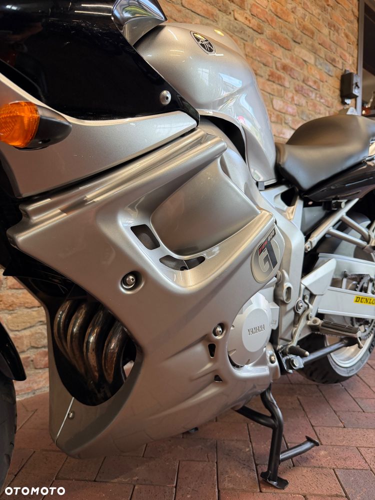 Yamaha FZ6 - 8