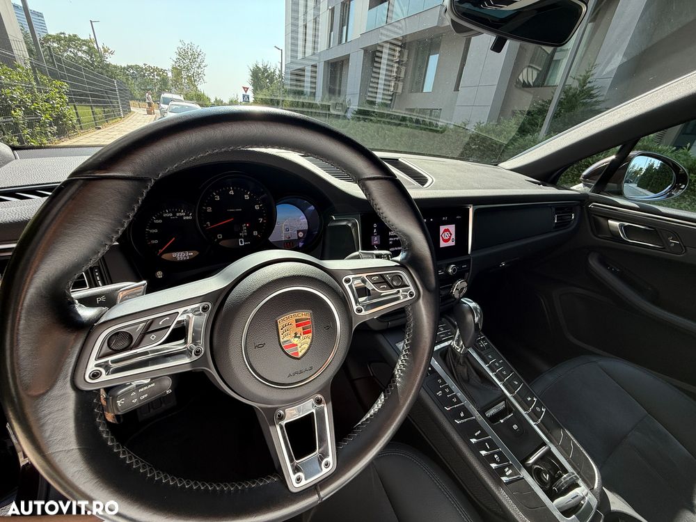 Porsche Macan Standard - 2